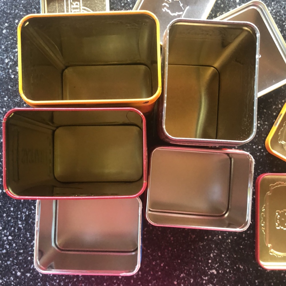 Collection of tea metal tins - Picture 16 of 16
